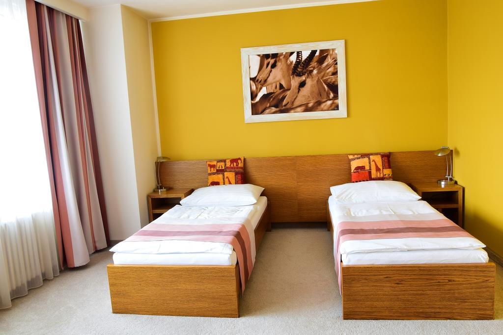 Afrika Hotel Frydek-Mistek Exterior photo